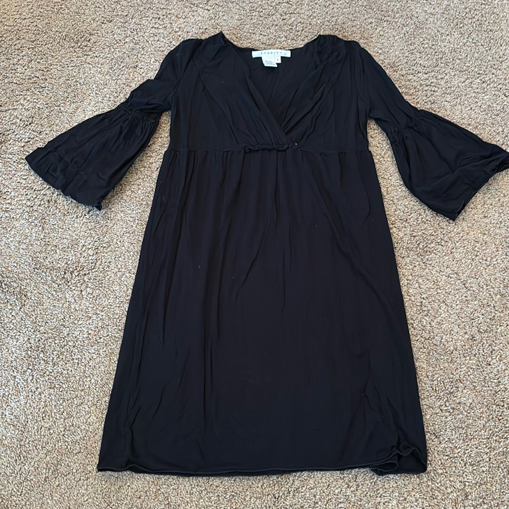 Woman’s black dresss